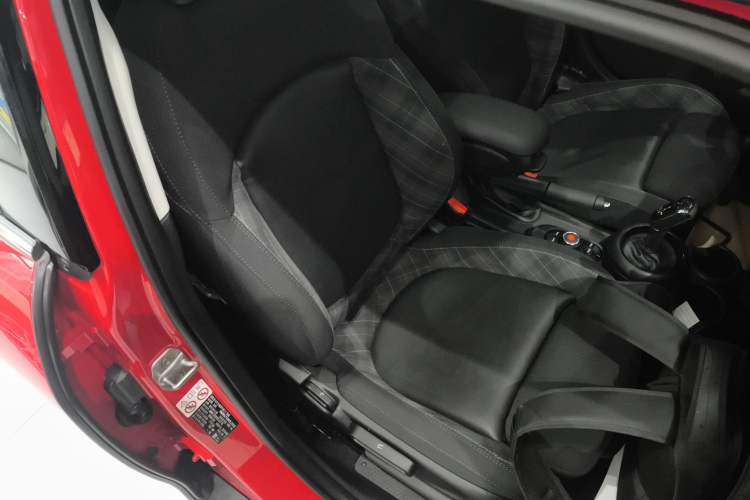 Used MINI 2019 1.5T COOPER Classic Edition Five-Door Version Right Front Seat