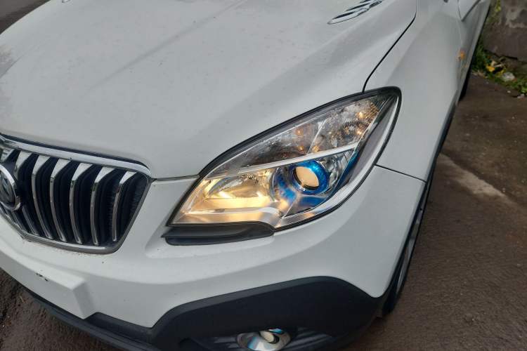 Used Buick Encore 2015 1.4T Automatic Two-Wheel Drive Urban Elite Version
