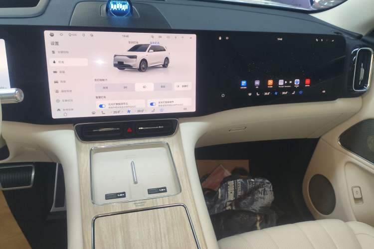 Used Hima AITO M8 2025 Extended-Range Ultra Version 53.4 kWh 5-Seater Edition Audio And AC Panel