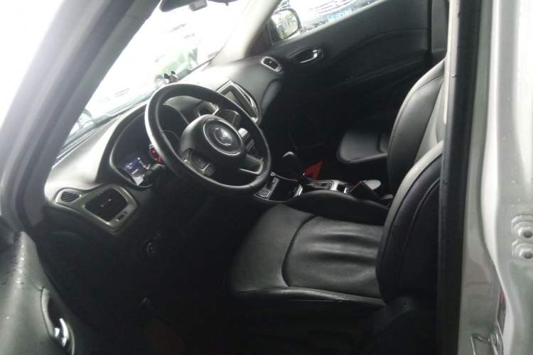 Used Jeep Compass 2017 200T Automatic Family Edition
