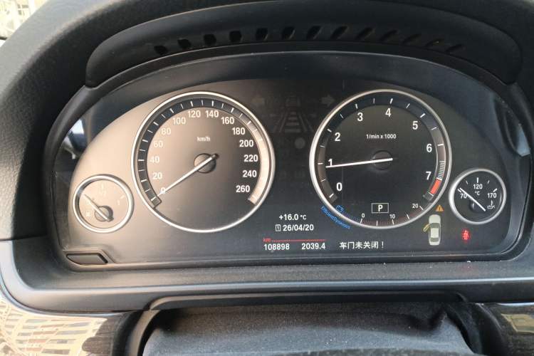 Used BMW 5 Series 2014 525Li Luxury Design Package
