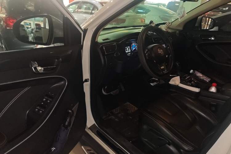 Used Dongfeng Fengon 580 2017 1.5T CVT Luxury Model Driver Seat