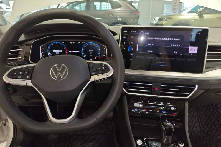 Used Volkswagen Sagitar 2023 300TSI DSG Excellence Edition Center Console