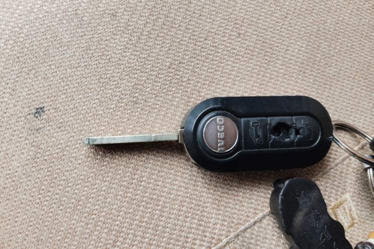 Used Iveco Eurocargo 2018 2.3T Short-Wheelbase Low-Roof Multi-Purpose Van with Side Sliding Door F1A