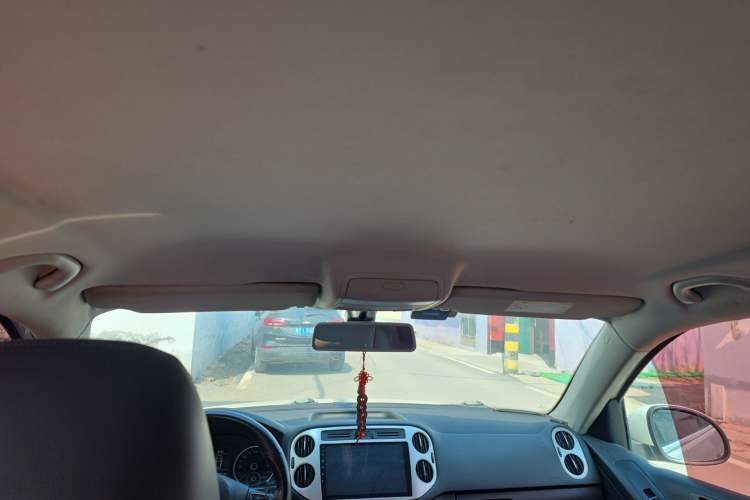 Used Volkswagen Tiguan 2015 1.8TSI Automatic Two-Wheel Drive Comfort Edition Headliner