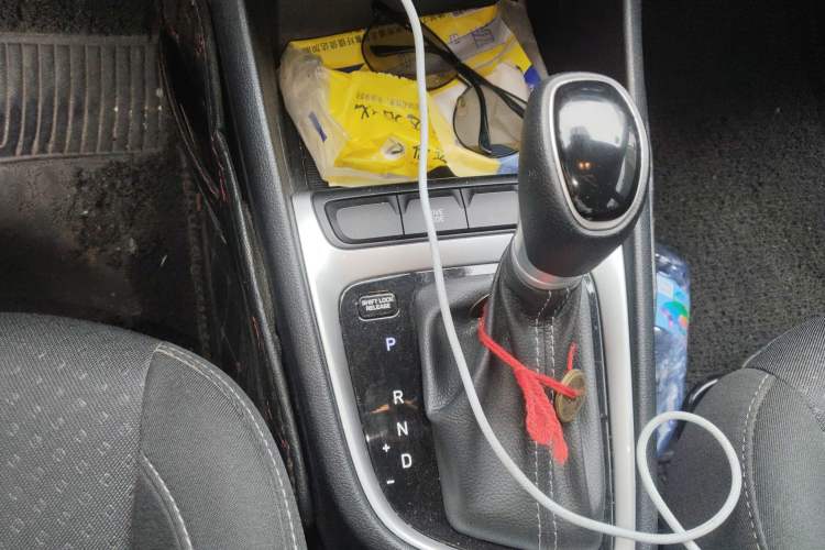 Used Hyundai Celesta 2018 1.6L Automatic GL Enjoyment Version China V Standard Gear Lever