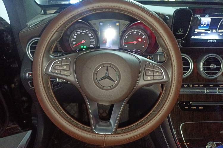 Used Mercedes-Benz GLC 2019 Facelift GLC 260 L 4MATIC Luxury Model Steering Wheel