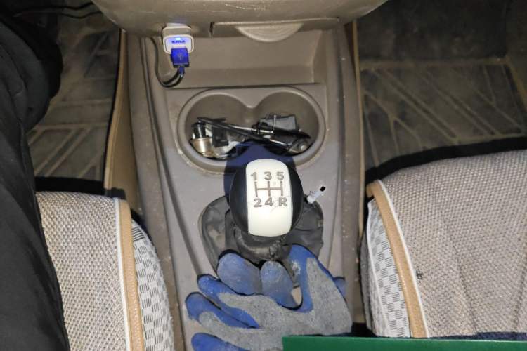 Used Wuling Hongguang 2013 1.5L Standard Version Gear Lever