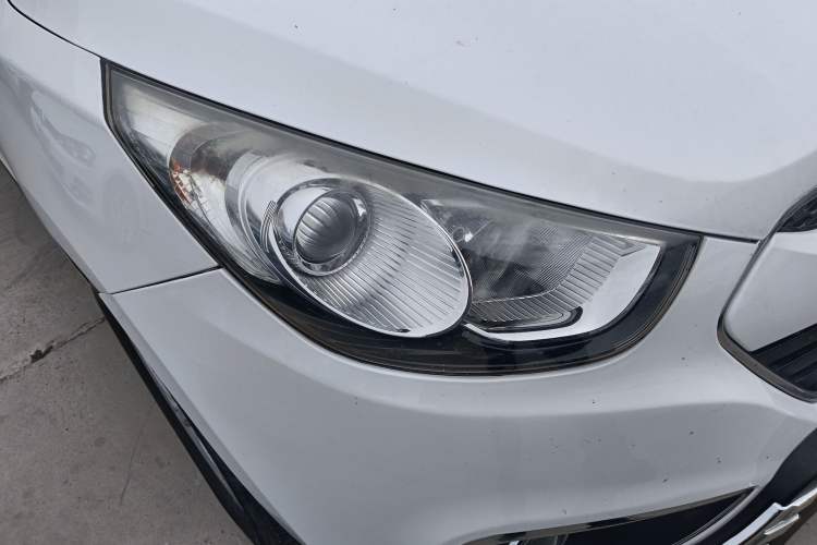 Used Hyundai ix35 2012 2.0L Automatic 4x4 Prestige Edition GLS Right Front Headlight