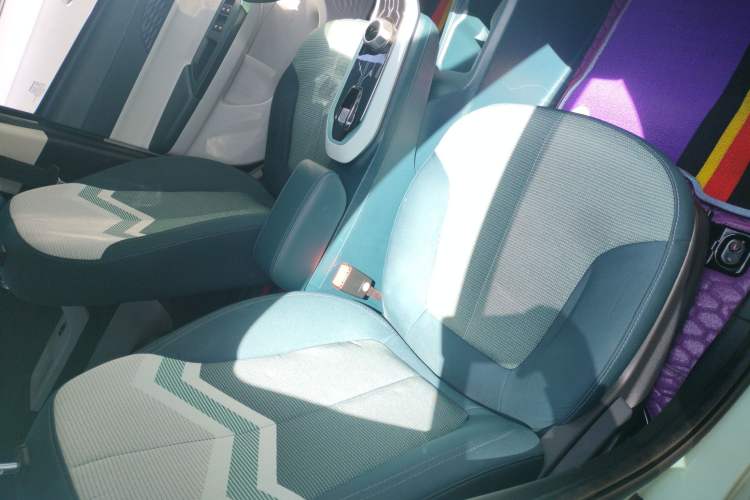 Used CHANGAN Benni E-Star 2022 Qingxin Edition Colorful Model Lithium Iron Phosphate Right Front Seat