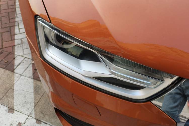 Used Audi Q3 2016 35 TFSI quattro all-wheel-drive style model Right Front Headlight