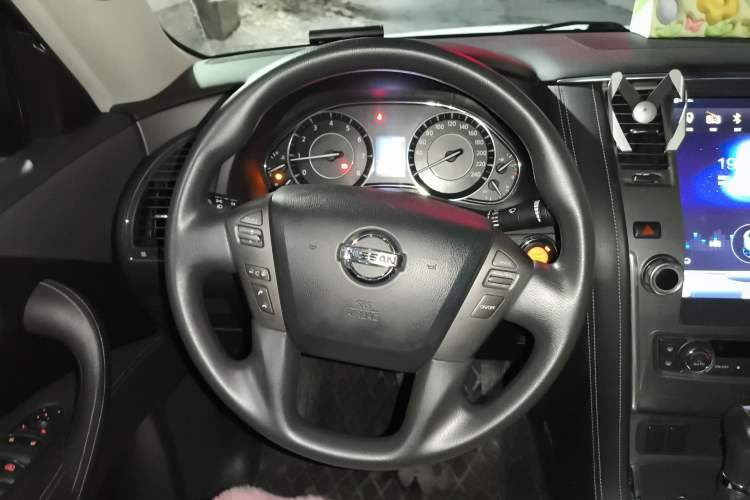 Used Nissan Patrol 2018 4.0L LinkedIn Edition Steering Wheel