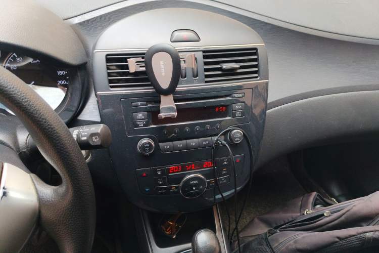 Used Nissan Tiida 2011 1.6L CVT Smart Version Audio And AC Panel