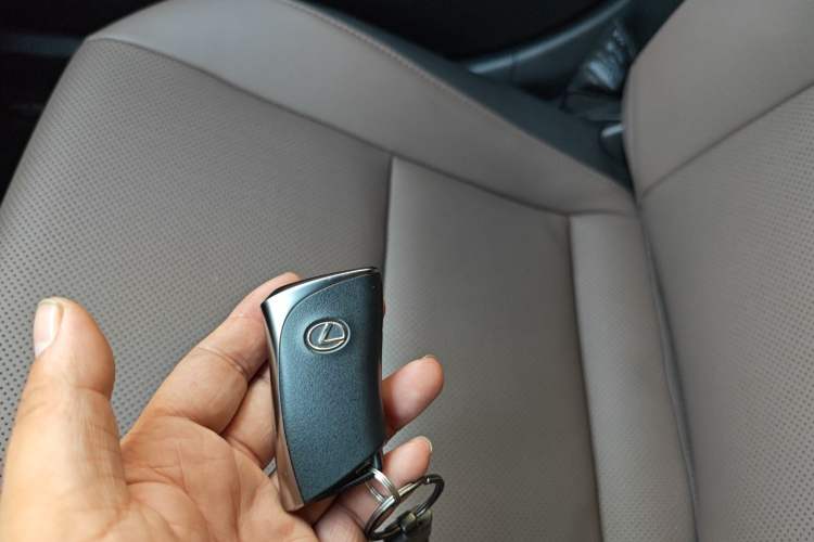 Used Lexus ES 2025 200 Premium Edition Vehicle Key