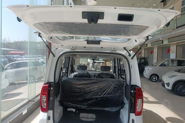 Used Wuling Zhiguang New Energy 2025 Comfort Model Trunk