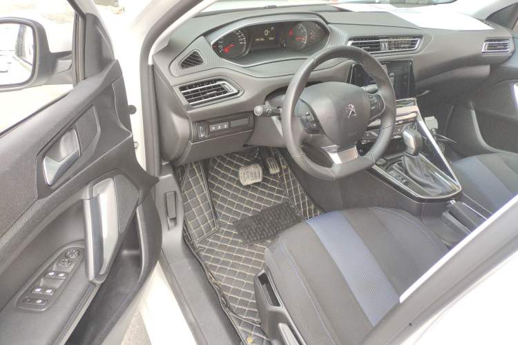 Used Peugeot 308 2018 230THP Automatic Luxury Edition Driver Seat