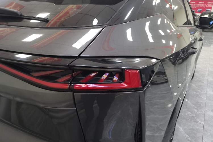 Used CHANGAN UNI-Z New Energy 2024 Blue Whale Smart Electric iDD 125km Beyond Edition Right Rear Taillight