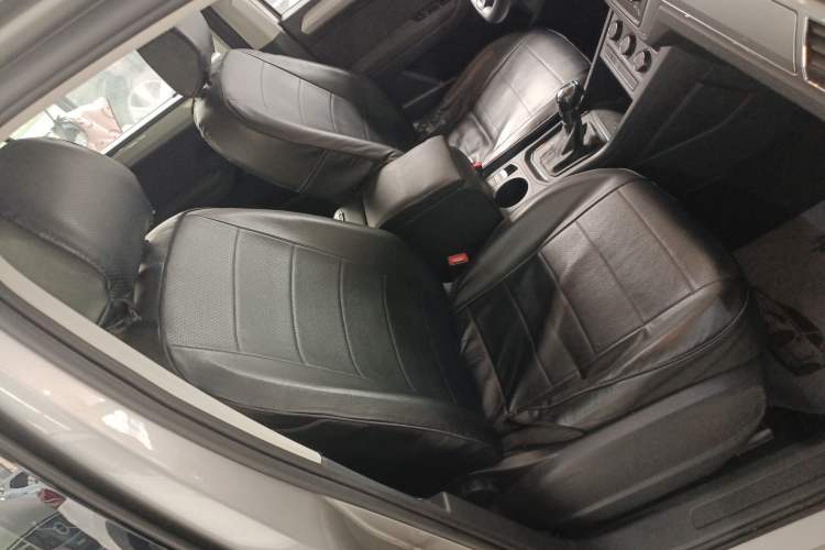 Used Volkswagen Touran 2016 Touran L 280TSI DSG Style Edition Right Front Seat