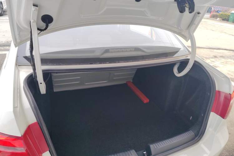 Used Volkswagen Jetta 2015 Value Edition 1.6L Manual Fashionable Style
