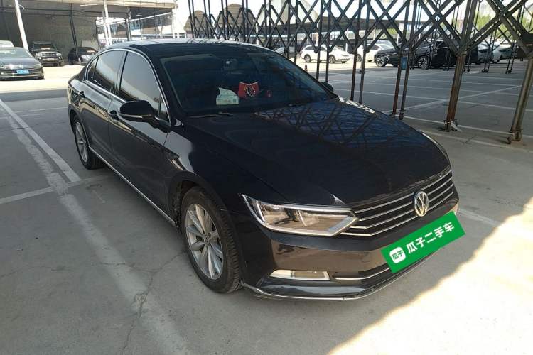 Used Volkswagen Magotan 2019 280TSI DSG Leading Model China VI Standard Front Right 45 Deg
