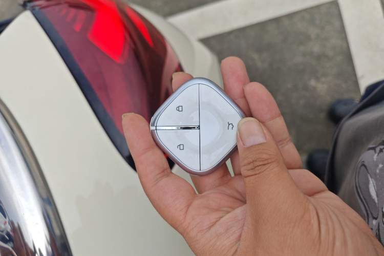 Used Wuling Bingo 2025 333 km Lingxi Deluxe Edition Vehicle Key