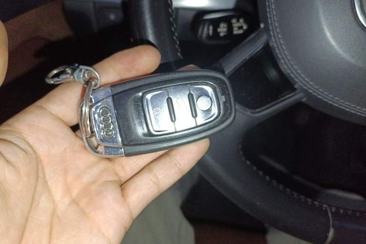 Used Audi A8 2013 A8L 45 TFSI quattro Luxury Model Vehicle Key