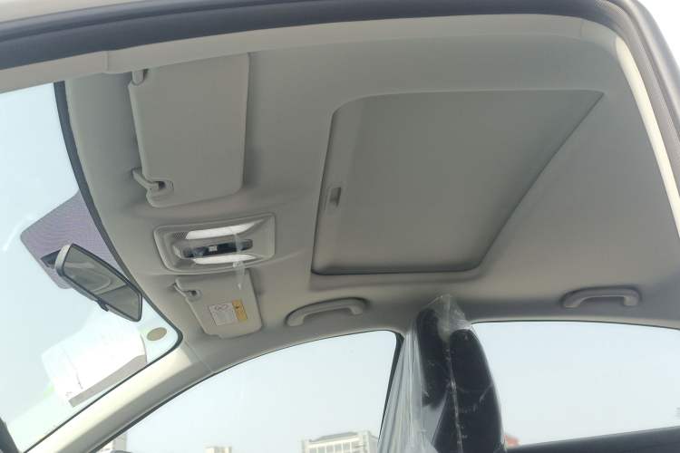 Used CHANGAN Eado 2025 Blue Whale 1.5T 500Bar Prestige Model
