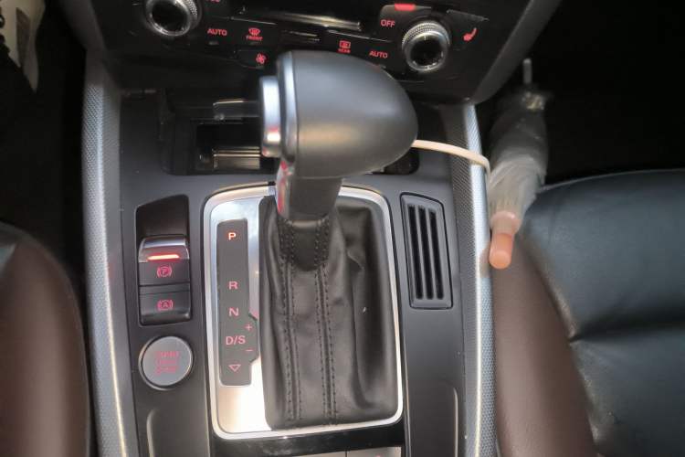 Used Audi Q5 2018 Collector's Edition 40 TFSI Technology Model