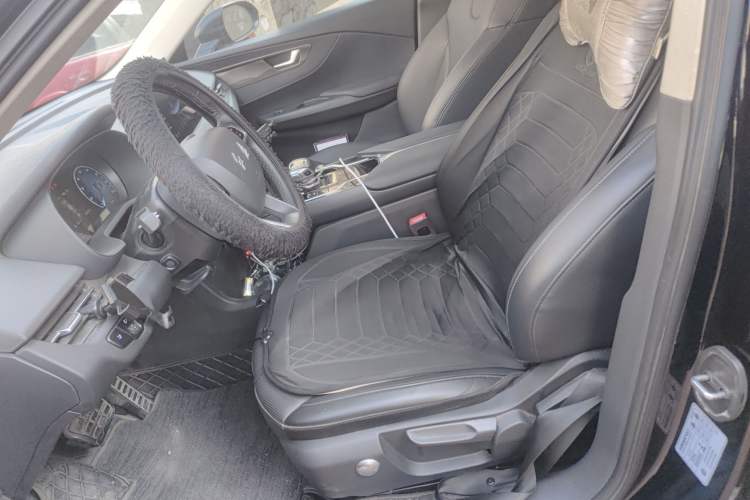 Used Hongqi E-QM5 2022 431 km Charge & Enjoy Edition
