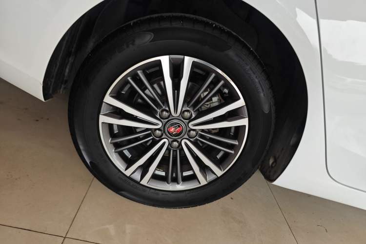 Used Roewe i5 2019 1.5L Automatic 4G Connected Langhao Edition
