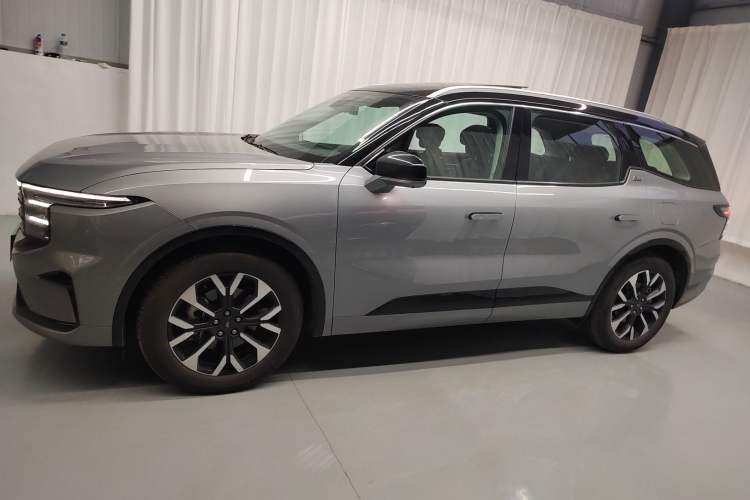 Used Ford Edge 2025 Ford Explorer L 2.0T EcoBoost E-Hybrid Four-Wheel-Drive 7-Seater Supreme Model
