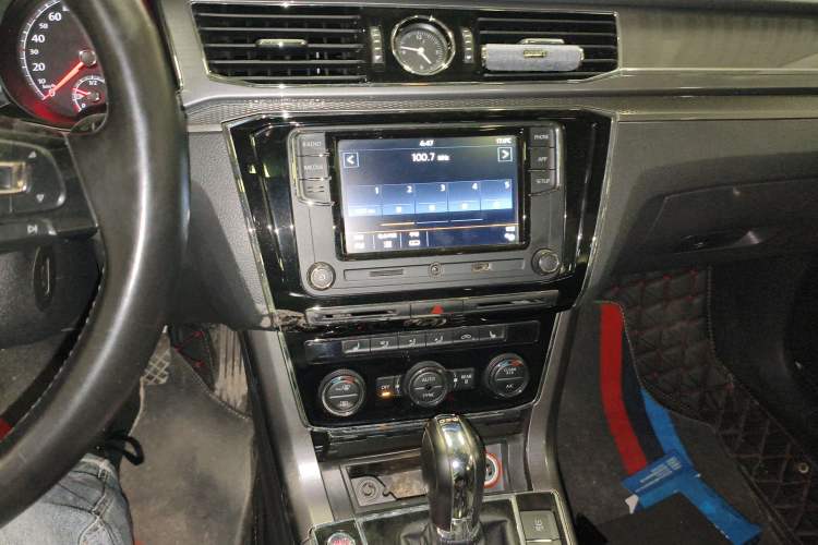 Used Volkswagen Passat 2017 330TSI DSG Luxury Edition
