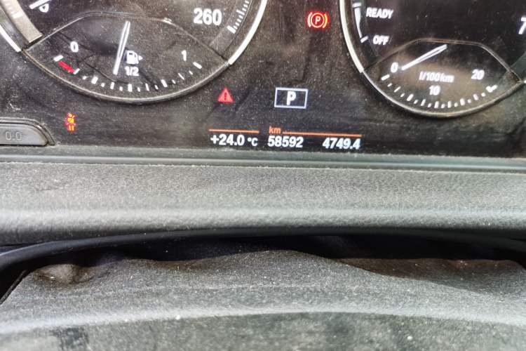 Used BMW 2 Series Active Tourer 2018 218i Leading Model Odometer Close Up