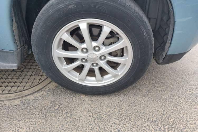 Used Mitsubishi ASX 2013 2.0L CVT Two-Wheel Drive Luxury Edition Right Front Wheel Hub