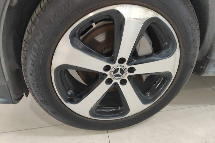 Used Mercedes-Benz GLC 2019 GLC 260 4MATIC Luxury Model Left Front Wheel Hub