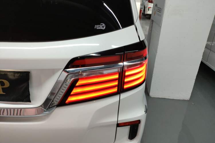 Used Honda Elysion 2016 2.4L Luxury Edition
