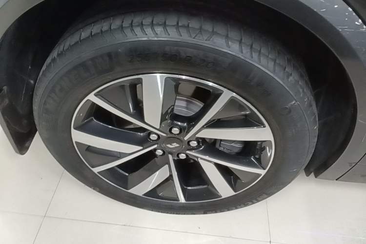 Used Li Auto L8 2023 Pro Model
