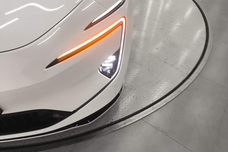 Used Avatr 12 2025 Updated Ultra All-Electric Four-Wheel Drive Left Front Headlight