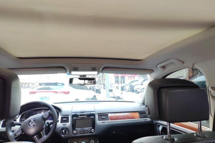 Used Volkswagen Touareg 2011 3.0 TSI Standard Version
