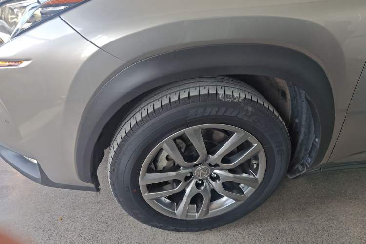 Used Lexus NX 2015 300h All-Wheel-Drive Fēngzhì Edition Left Front Wheel Hub