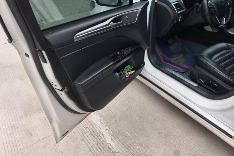 Used Ford Mondeo 2017 EcoBoost 180 Stylish Model Driver Seat