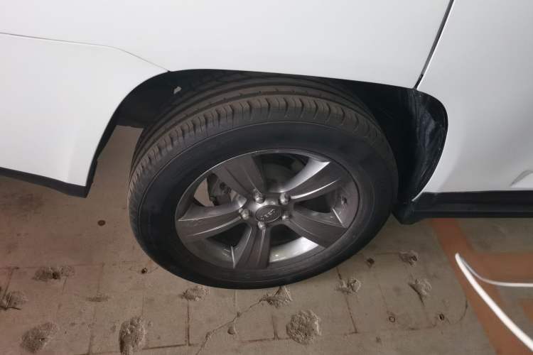 Used Jeep Compass 2014 Revised Version 2.4L Four-Wheel Drive Comfort Edition Right Rear Wheel Hub