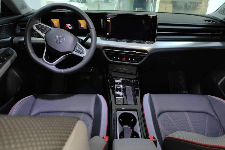 Used Volkswagen Lamando 2025 Lavida L 280TSI DSG Spicy Edition
