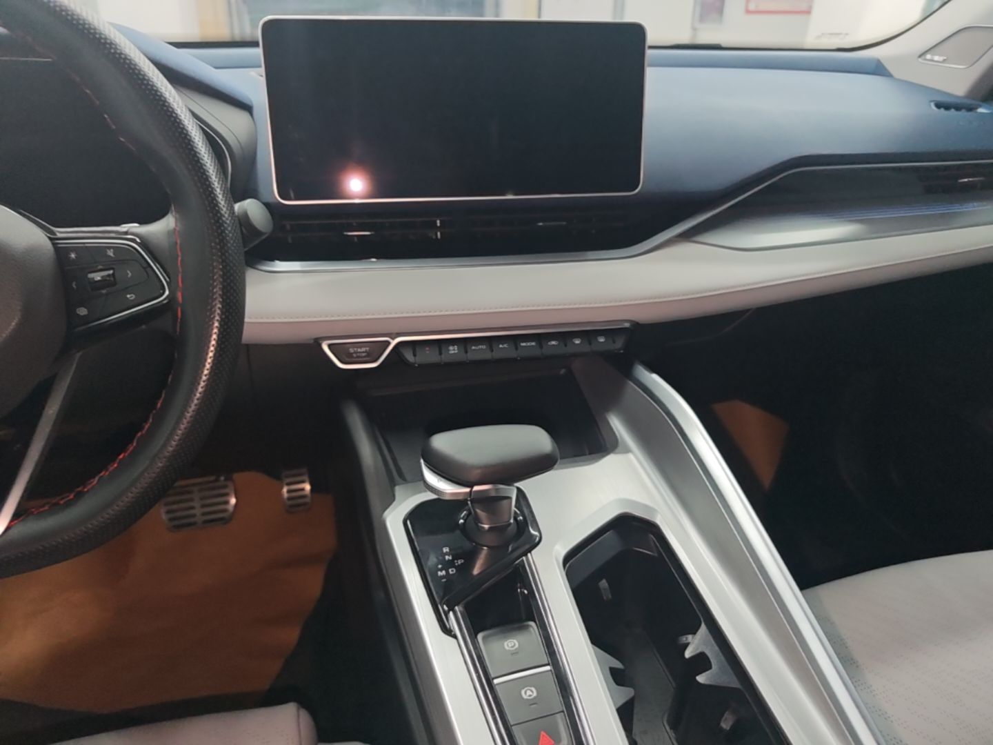 Geely Auto Preface 2023 2.0TD Prestige Version — снимка 15