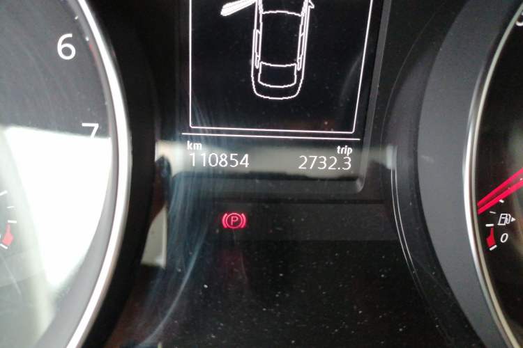 Used Volkswagen Magotan 2017 330TSI DSG Luxury Model Odometer Close Up