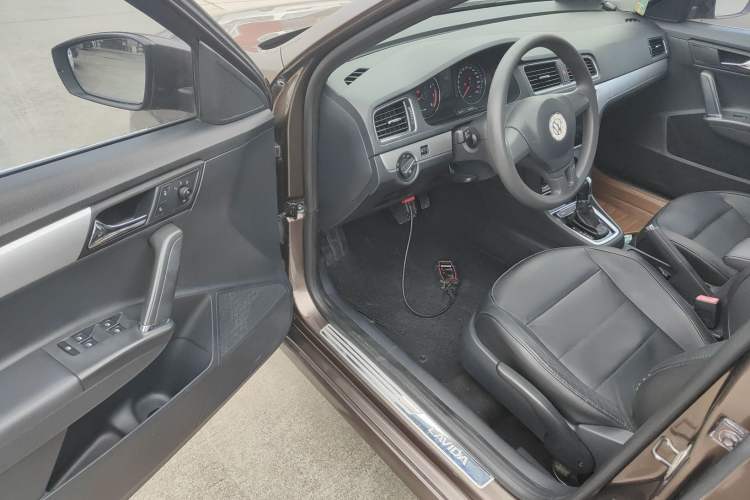 Used Volkswagen Gran Lavida 2013 1.6L Automatic Comfort Model