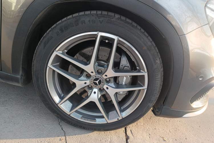 Used Mercedes-Benz GLA AMG 2016 AMG GLA 45 4MATIC Right Front Wheel Hub