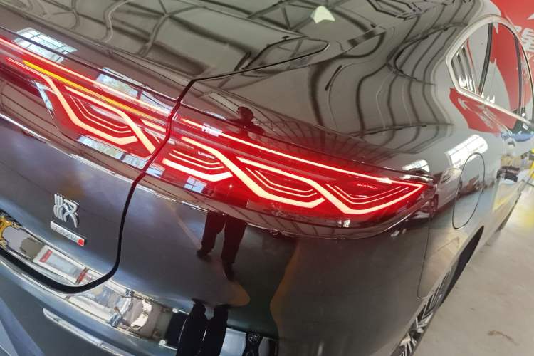 Used BYD Han 2025 DM-i Intelligent Driving Edition 125KM LiDAR Flagship Model
