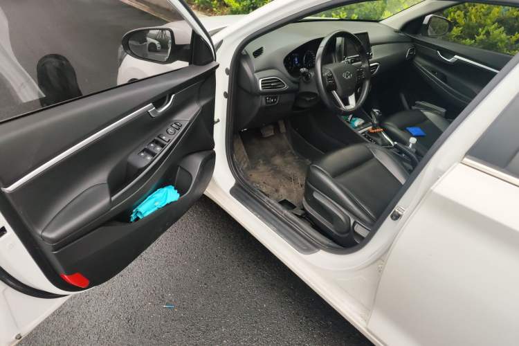 Used Hyundai Celesta 2017 1.6L Automatic Yueshin Edition DLX Driver Seat