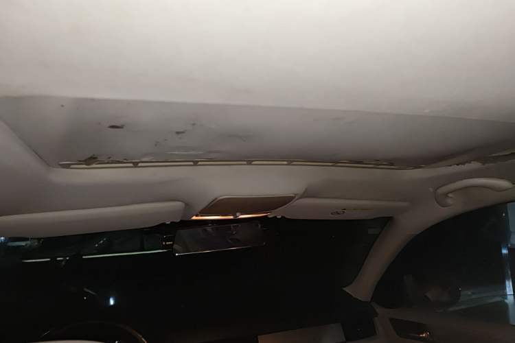 Used Volkswagen Bora 2014 1.6L Automatic Comfort Model Headliner